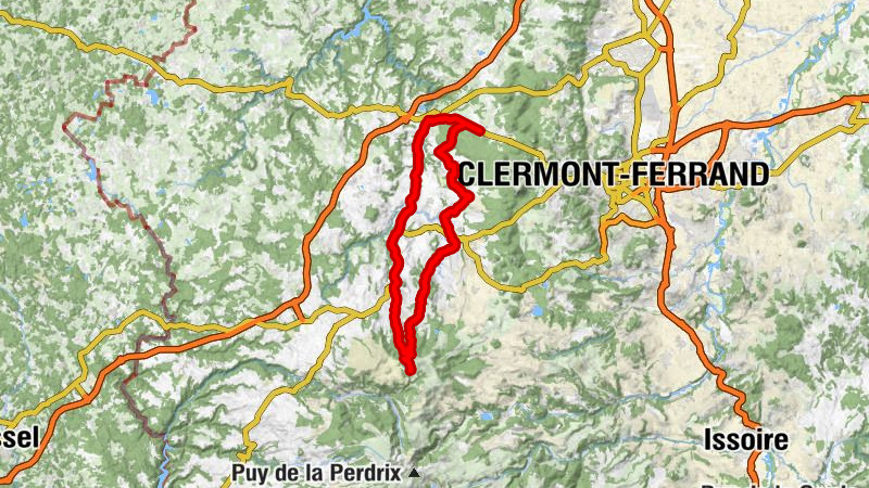 Les Maisons Rouges - Église de la Nativité-de-la-Bienheureuse-Vierge-Marie - L'Ours des Roches - Église Saint-Benoît